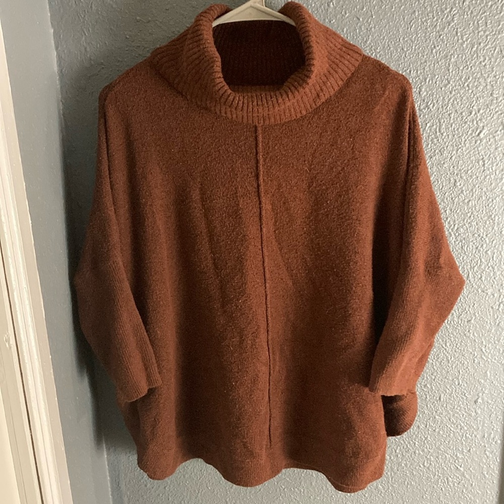 Women medium petite sweater